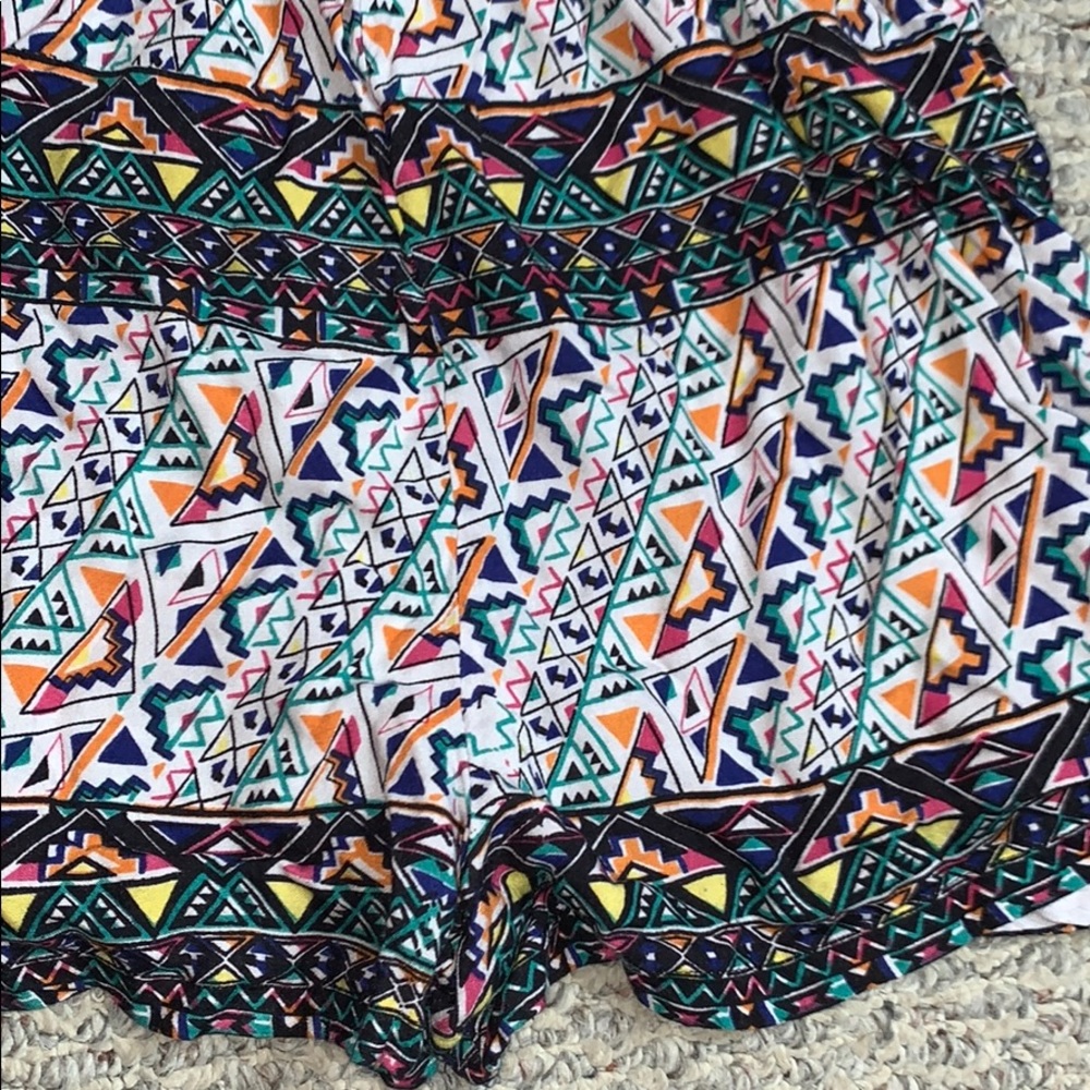 Patterned Romper - Picture 3 of 8